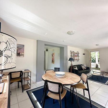Maison Dans Parc Prive, Sports Et Loisirs Proche Golf Du Coudray Montceaux 勒库德雷·蒙特考克斯 外观 照片