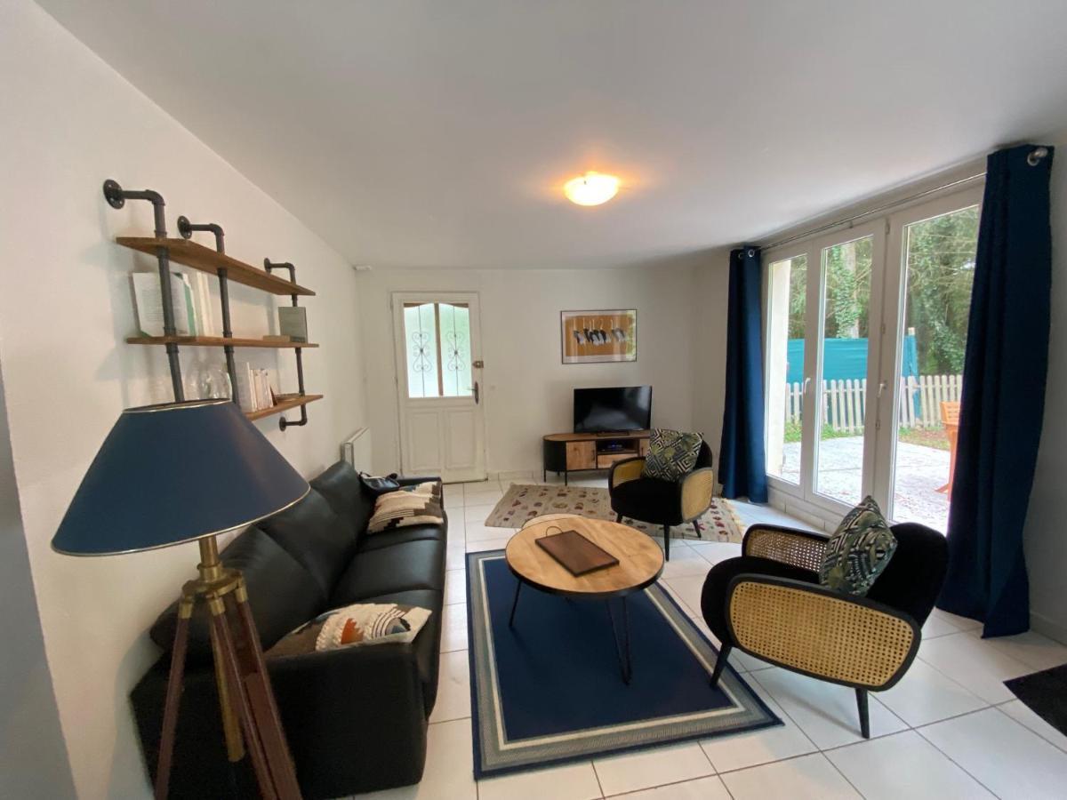 Maison Dans Parc Prive, Sports Et Loisirs Proche Golf Du Coudray Montceaux 勒库德雷·蒙特考克斯 外观 照片