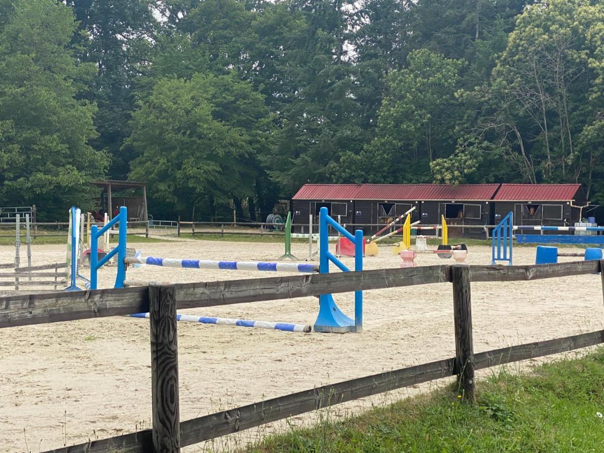 Maison Dans Parc Prive, Sports Et Loisirs Proche Golf Du Coudray Montceaux 勒库德雷·蒙特考克斯 外观 照片