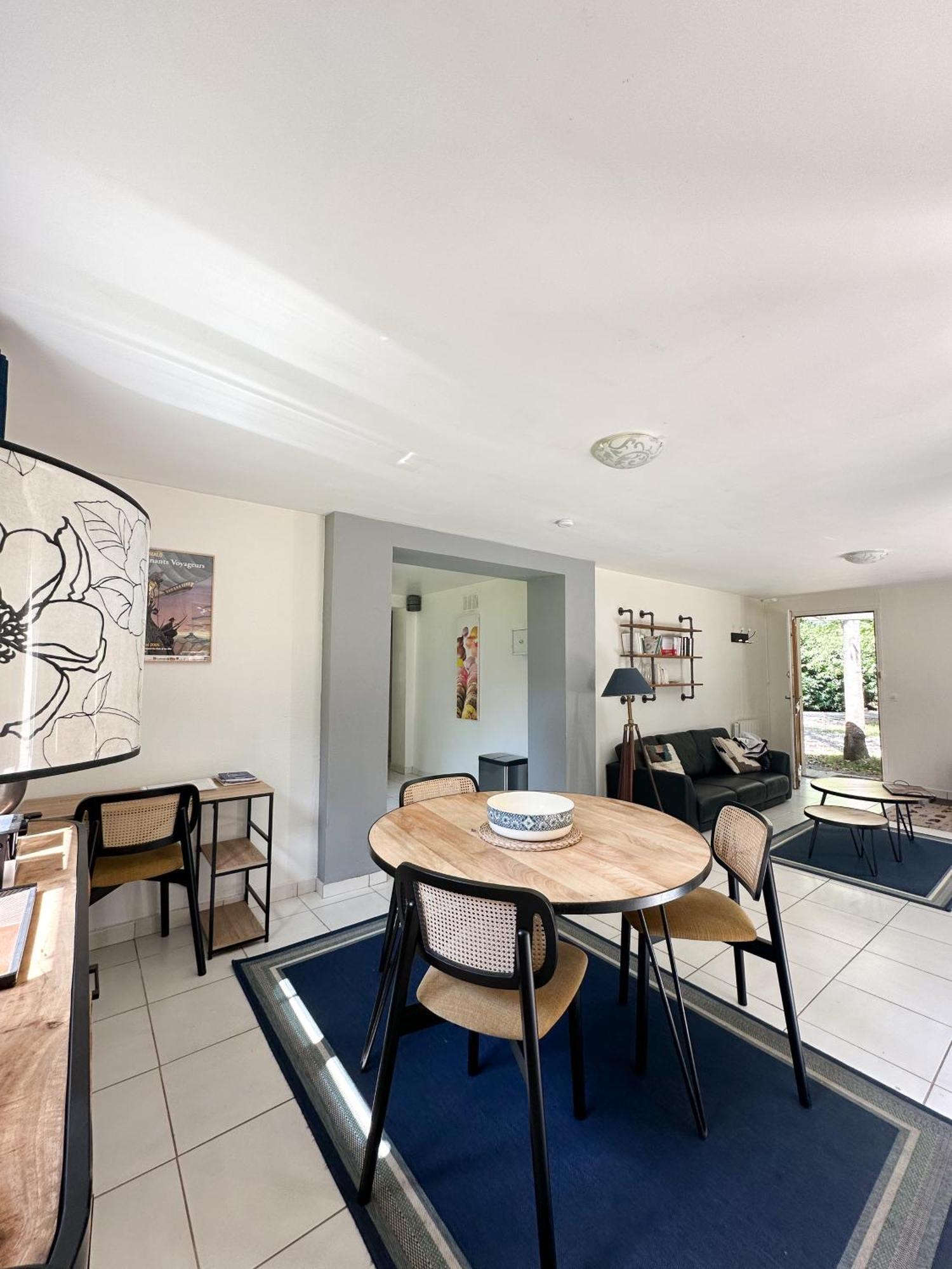 Maison Dans Parc Prive, Sports Et Loisirs Proche Golf Du Coudray Montceaux 勒库德雷·蒙特考克斯 外观 照片